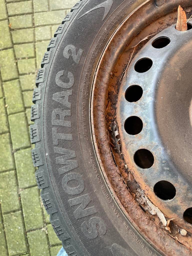 Vredestein Snowtrac 2 winterband met velg 205/55 R16, Ophalen, Gebruikt