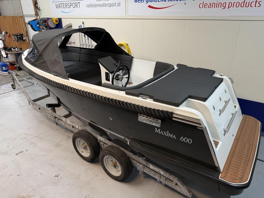 Maxima 600 Honda 20PK BJ2025 BIJNA NIEUW Buiskap Zonnedek, 10 tot 30 pk, 6 meter of meer, Zo goed als nieuw, Polyester