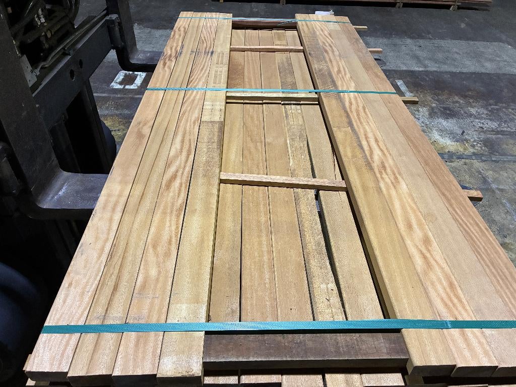 balken-palen-regels-onderligger-Hardhout-Louro Gamela–36x70m, Ophalen, Nieuw, Hardhout, 180 tot 250 cm