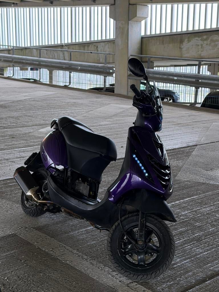 Zip 80cc met wok, Fietsen en Brommers, Scooters | Piaggio, Ophalen, Zip, Zo goed als nieuw, Benzine