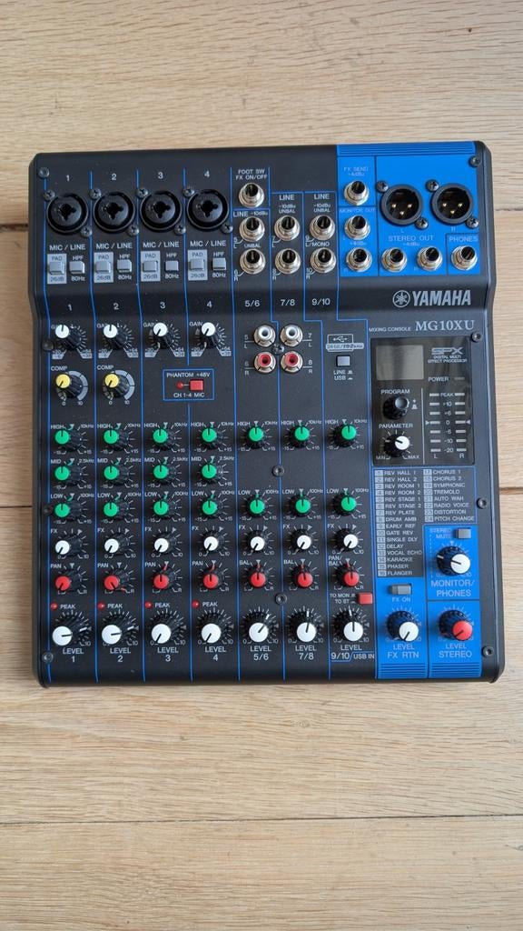 Yamaha MG10XU mixer, zgan mét koffer - USB voor PC/Mac, Ophalen of Verzenden, Zo goed als nieuw, 5 tot 10 kanalen, Microfooningang
