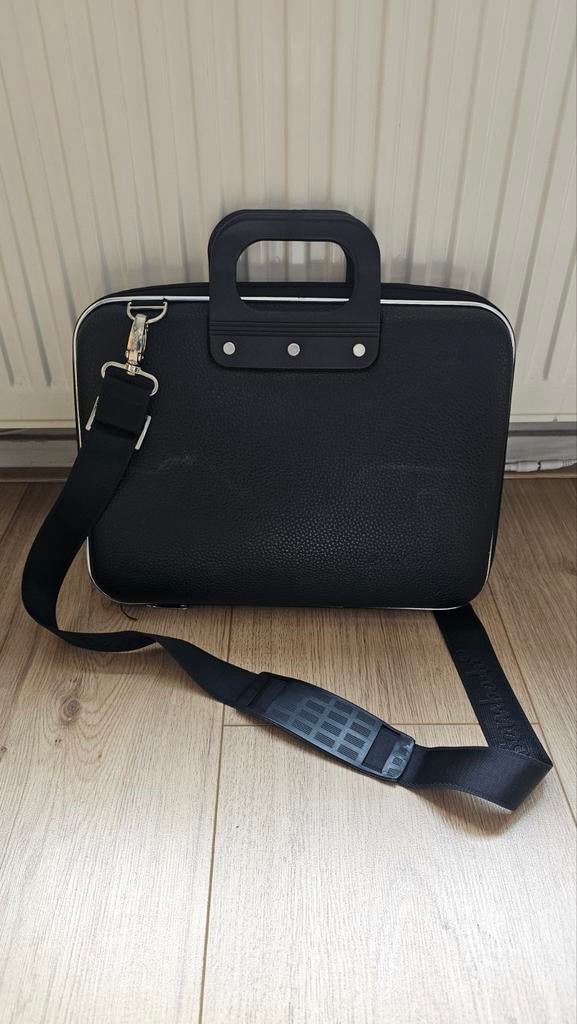Laptoptas Bombata 13/14 inch, Computers en Software, Laptoptassen, Ophalen of Verzenden, 14 inch, Zo goed als nieuw, Aktetas