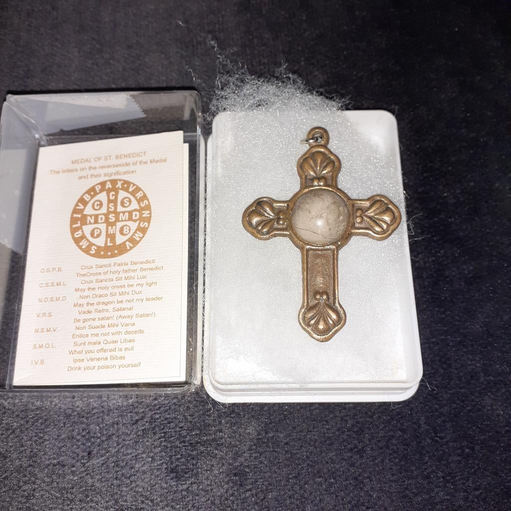 Jezus kruis met steen in doosje, Ophalen of Verzenden