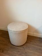 WOOOD | POEF SARA | BOUCLE, Huis en Inrichting, Banken | Voetenbanken en Poefen, Ophalen, Gebruikt, Rond, Minder dan 50 cm