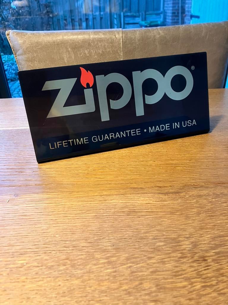 Vintage zippo reclamebord display geen emaille bord usa, Ophalen of Verzenden, Gebruikt, Aansteker