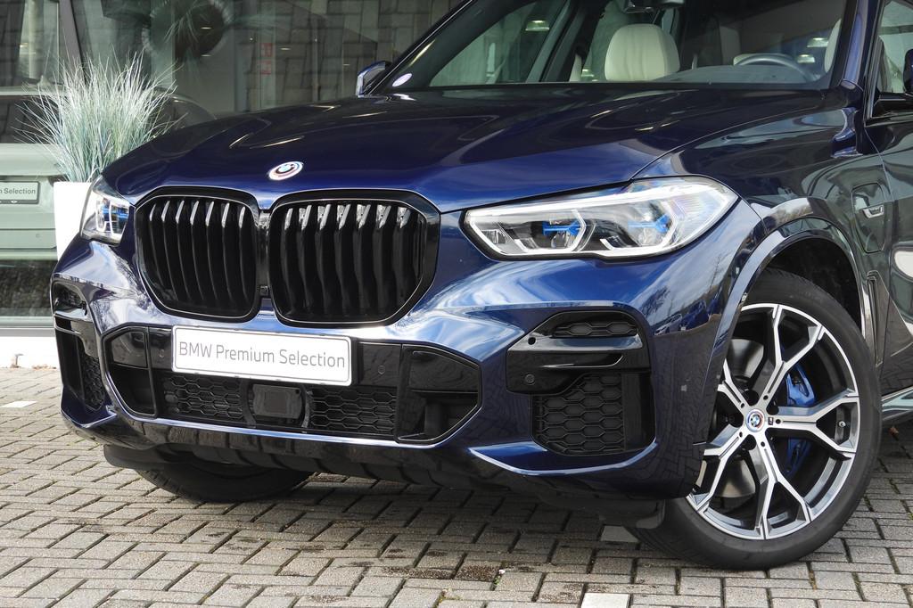 BMW X5 xDrive45e High Executive M Sport Automaat / Panoramad, Auto's, Gebruikt, 394 pk, Met garantie (alle), Blauw