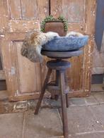 Oude atelierkruk pianokrukje kruk krukje tafeltje sober, Huis en Inrichting, Krukjes, Ophalen, In hoogte verstelbaar, Gebruikt