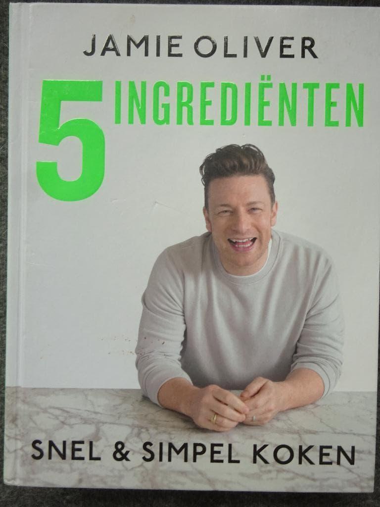 kookboek Jamie Oliver 5 Ingredienten, Hoofdgerechten, Ophalen of Verzenden, Zo goed als nieuw, Jamie Oliver