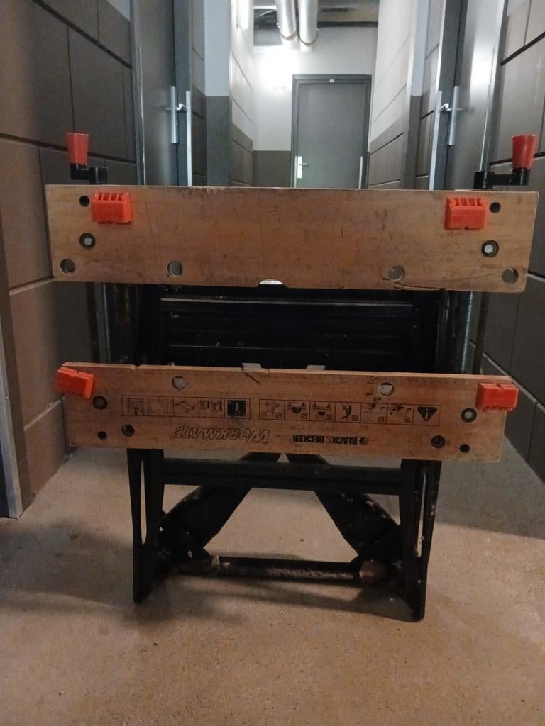 Black&Decker Workmate werkbank - Inklapbaar, Doe-het-zelf en Verbouw, Werkbanken, Ophalen, Gebruikt, 70 tot 120 cm, Bankschroef