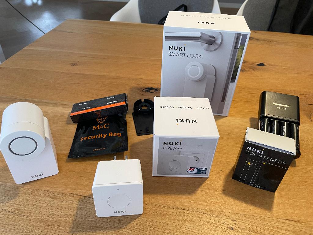 Nuki Smart Lock - complete set - z.g.a.n., Ophalen of Verzenden, Zo goed als nieuw