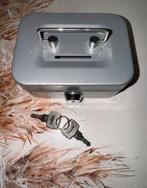 Metalen spaarpot met sleutel - Zilverkleurig, Ophalen of Verzenden, Nieuw, Metaal of Blik, Overige thema's