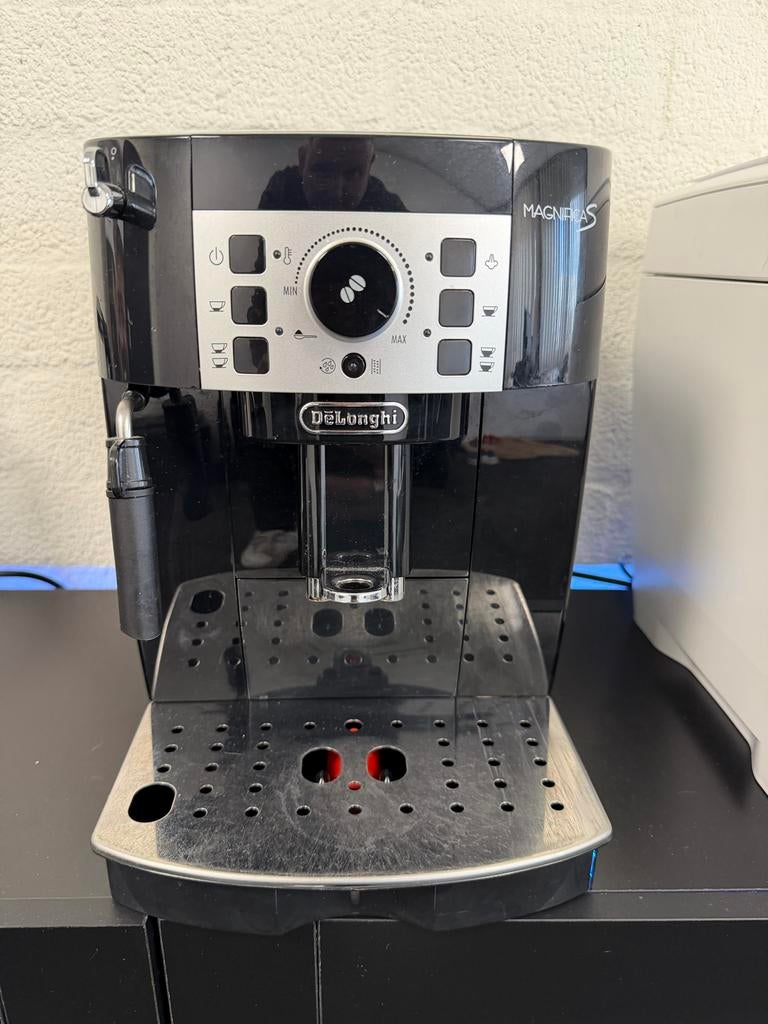 DeLonghi Magnifica S volautomatische koffiemachine, Gebruikt, Koffiemachine, Koffiebonen, Ophalen