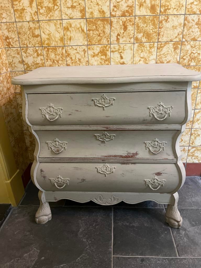 Klein buikkastje met 3 lades, Ophalen