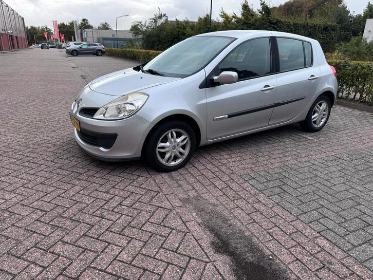 Renault Clio 1.4 16V 72KW 5-DRS E4 2007 Grijs, Auto's, Renault, Particulier, Clio, Benzine, C, Hatchback, Handgeschakeld, Origineel Nederlands