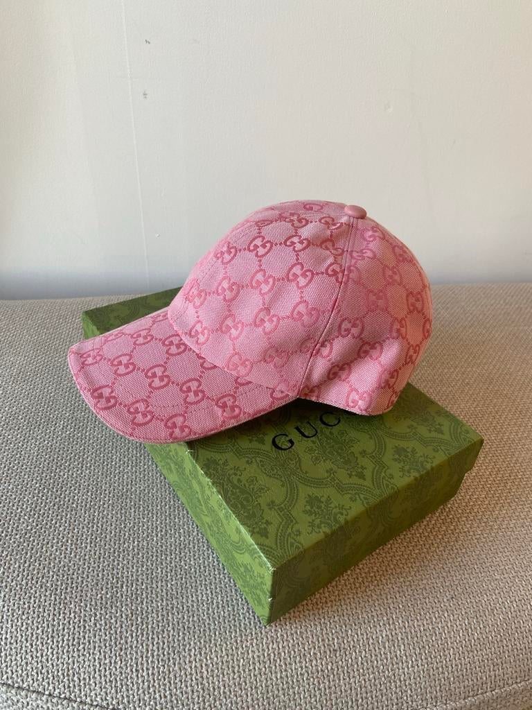 Roze Gucci Pet Maat M - Nieuwstaat, Kleding | Dames, Hoeden en Petten, Ophalen of Verzenden, Nieuw, Pet