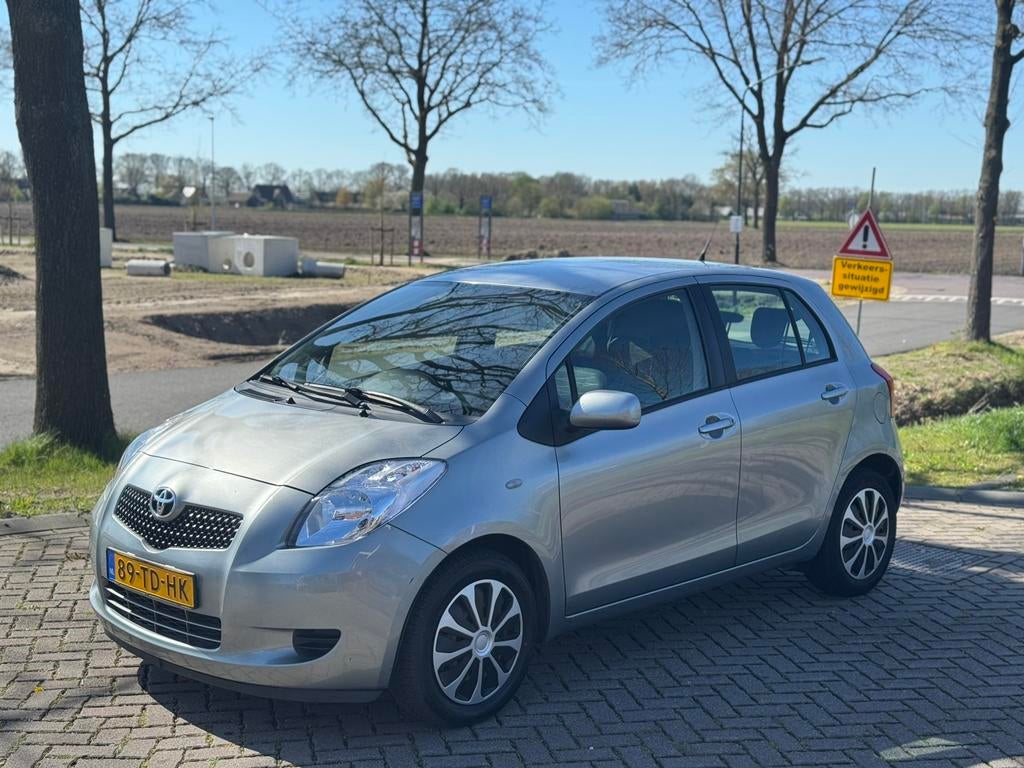 Toyota Yaris 1.3 16V Vvt-i 5DR 2006, Voorwielaandrijving, 40 €/maand, 4 cilinders, 995 kg