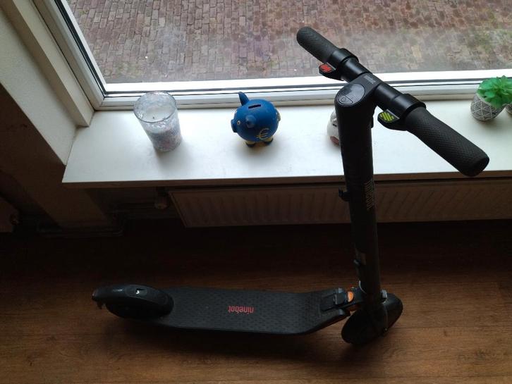 Segway- ninebot elektrische scooter, Fietsen en Brommers, Steps, Zo goed als nieuw, Elektrische step (E-scooter), Ophalen