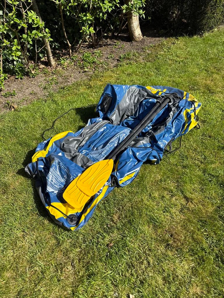 Rubberboot met peddels - Ideaal voor waterplezier!, Watersport en Boten, Ophalen, Gebruikt