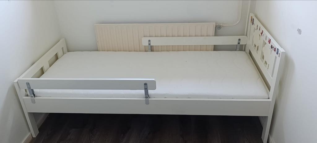 Kinderbed met matras, Gebruikt, 70 tot 85 cm, Ophalen of Verzenden, Lattenbodem