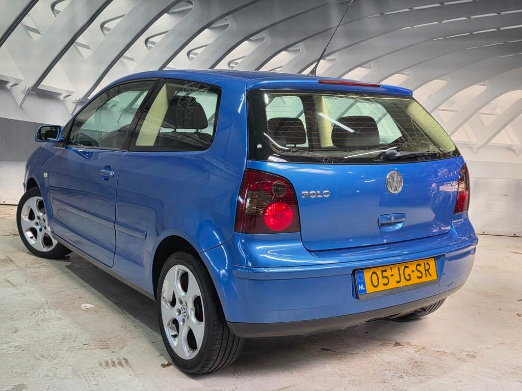 Volkswagen Polo 1.4-16V Highline clima cruisecontrol, Voorwielaandrijving, Stof, 4 cilinders, Blauw