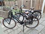 Twee Gazelle fietsen met voordrager en mand, Ophalen, Velgrem, Versnellingen, Gazelle