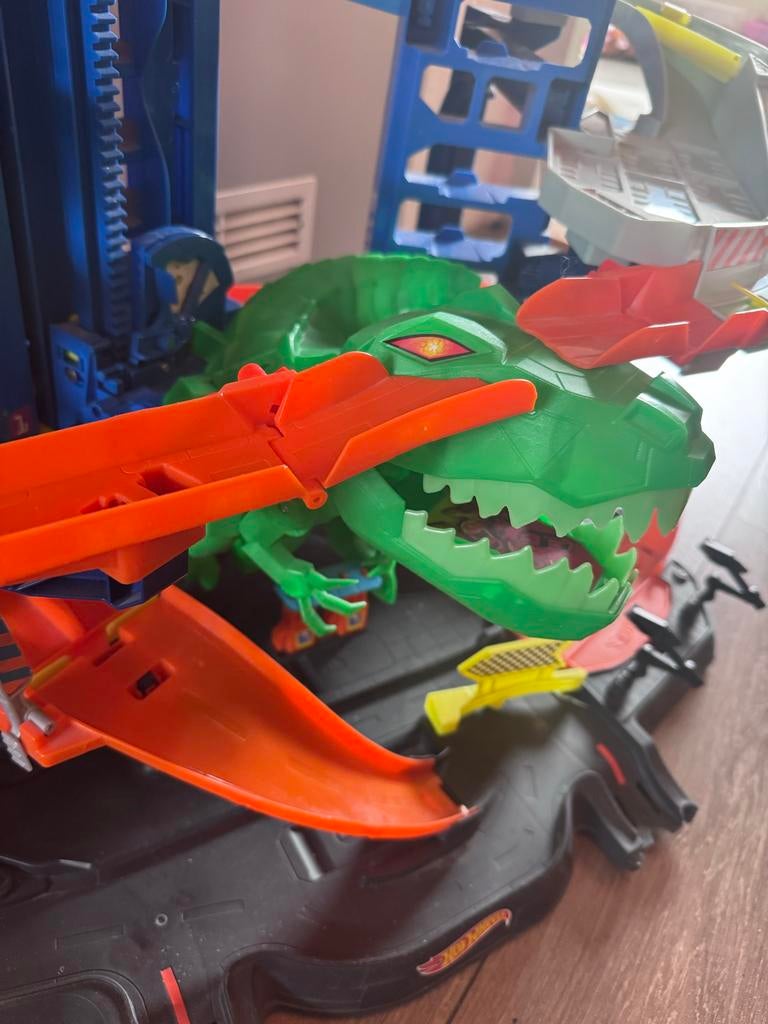 Hot Wheels Ultimate Garage met T-Rex+auto, Ophalen, Gebruikt