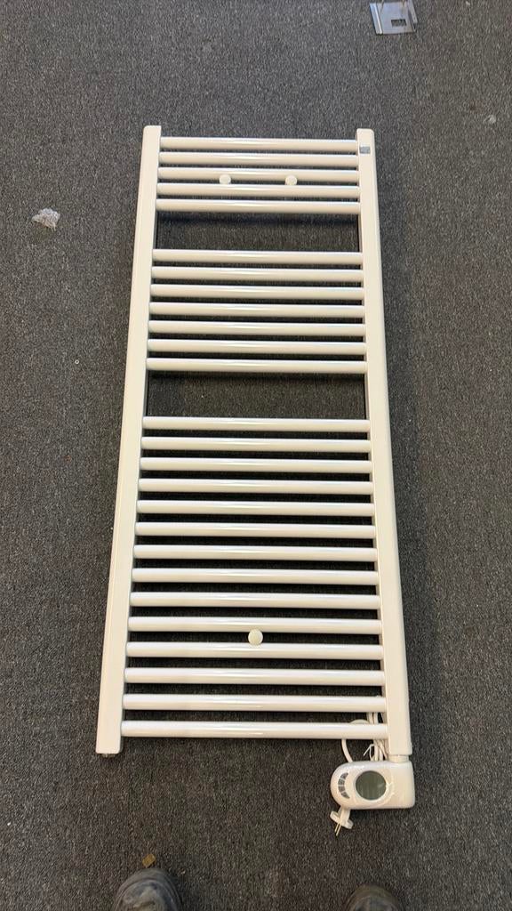 Elektrische radiator 150cm, Radiator, Minder dan 60 cm, Ophalen of Verzenden, Zo goed als nieuw