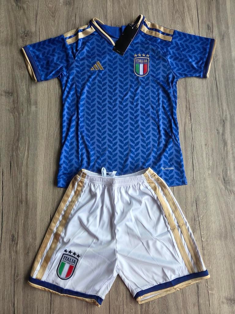 Nationaal team Italië tenue maat 134-140, Sport en Fitness, Voetbal, Maat XS of kleiner, Ophalen of Verzenden, Nieuw, Set