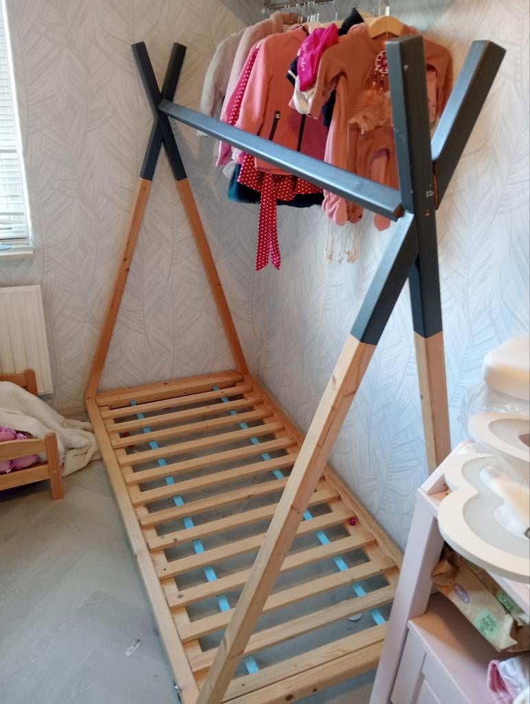 Wigwam peuterbed 70x160 met wieltjes, Ophalen, Gebruikt, 70 tot 85 cm, 140 tot 160 cm