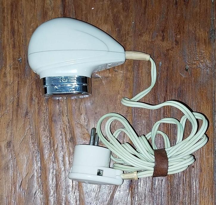 PHILISHAVE 2 koppen, model 7743, "(" 't eitje) 1951, Antiek en Kunst, Antiek | Gereedschap en Instrumenten, Ophalen of Verzenden