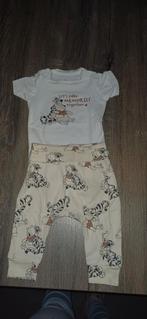 Zo goed als nieuw pakje van Winnie De Poeh maat 56 van H&M, Meisje, Ophalen of Verzenden, Zo goed als nieuw, Pakje