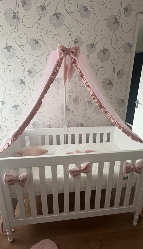 Ledikant bekleding incl hemeltje en standaard, Ophalen of Verzenden, Zo goed als nieuw, Ledikant