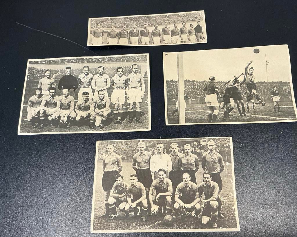 Vintage Voetbal Plaatjes Album Nieuwe Voetbal Glorie 4 St., Verzenden, Gebruikt, Overige binnenlandse clubs, Poster, Plaatje of Sticker