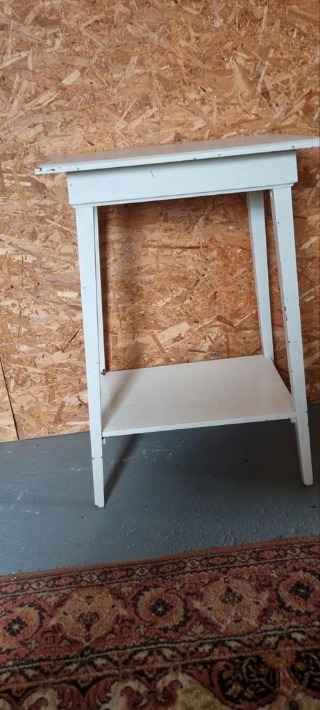 Brocante bijzettafeltje, Antiek en Kunst, Curiosa en Brocante, Ophalen