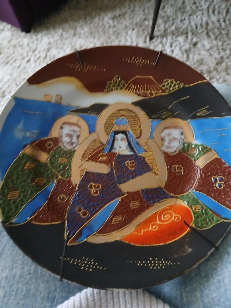 Antieke Japanse Satsuma schotel met drie figuren, Antiek en Kunst, Ophalen of Verzenden