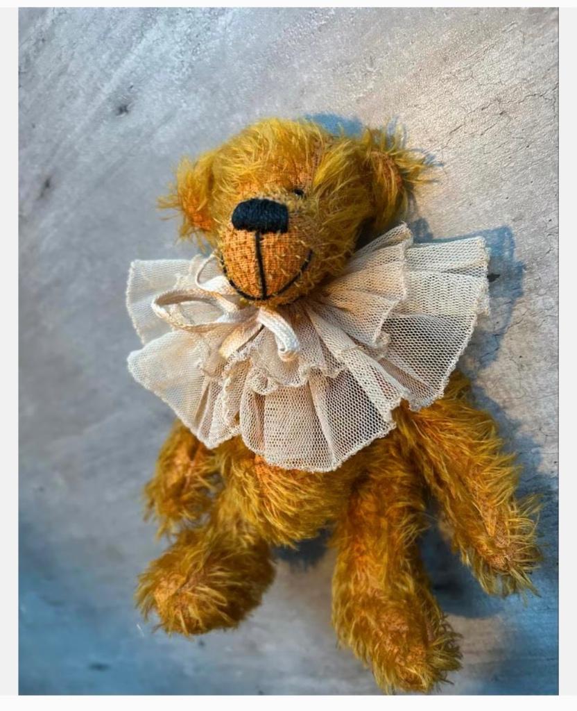 Heel oud Antiek Beertje 20 cm met Kraag, Verzamelen, Overige merken, Stoffen beer, Ophalen of Verzenden, Zo goed als nieuw