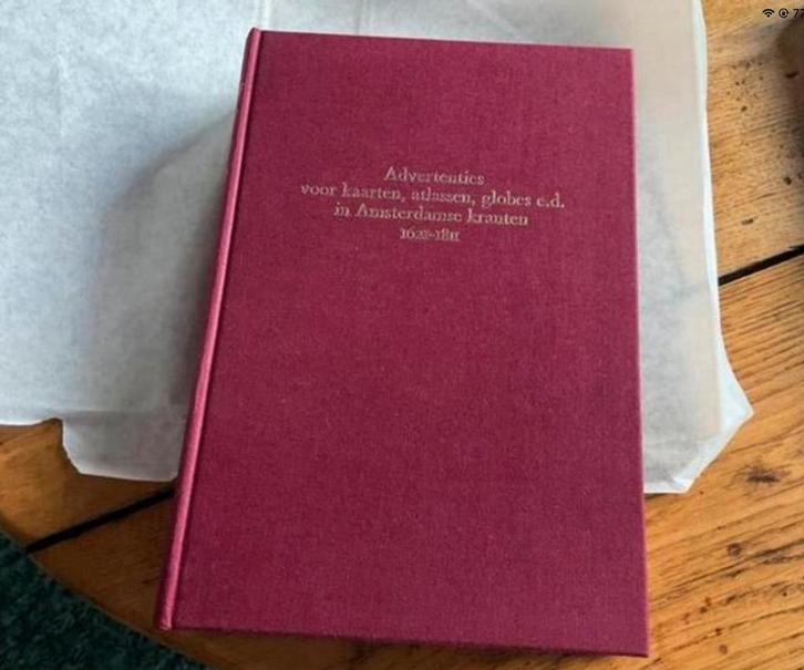 Advertenties v atlassen, globes 1621-1811, Boeken, Atlassen en Landkaarten, Zo goed als nieuw, Ophalen of Verzenden