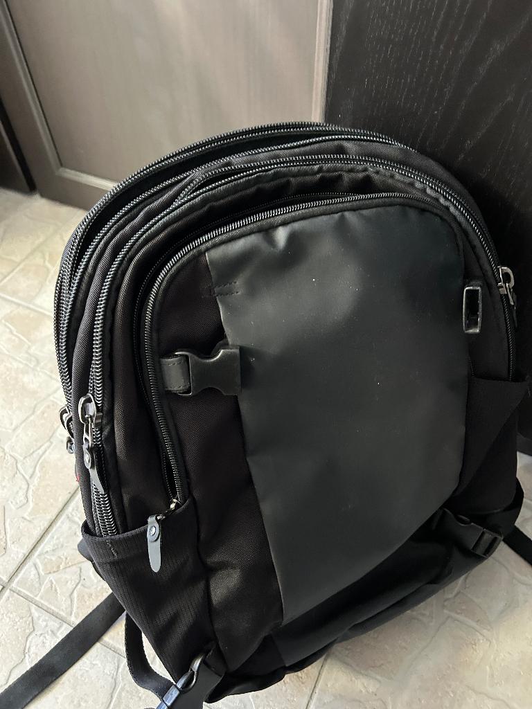 Laptoprugzak DELL, Computers en Software, Laptoptassen, 17 inch of meer, Dell, Ophalen of Verzenden, Zo goed als nieuw
