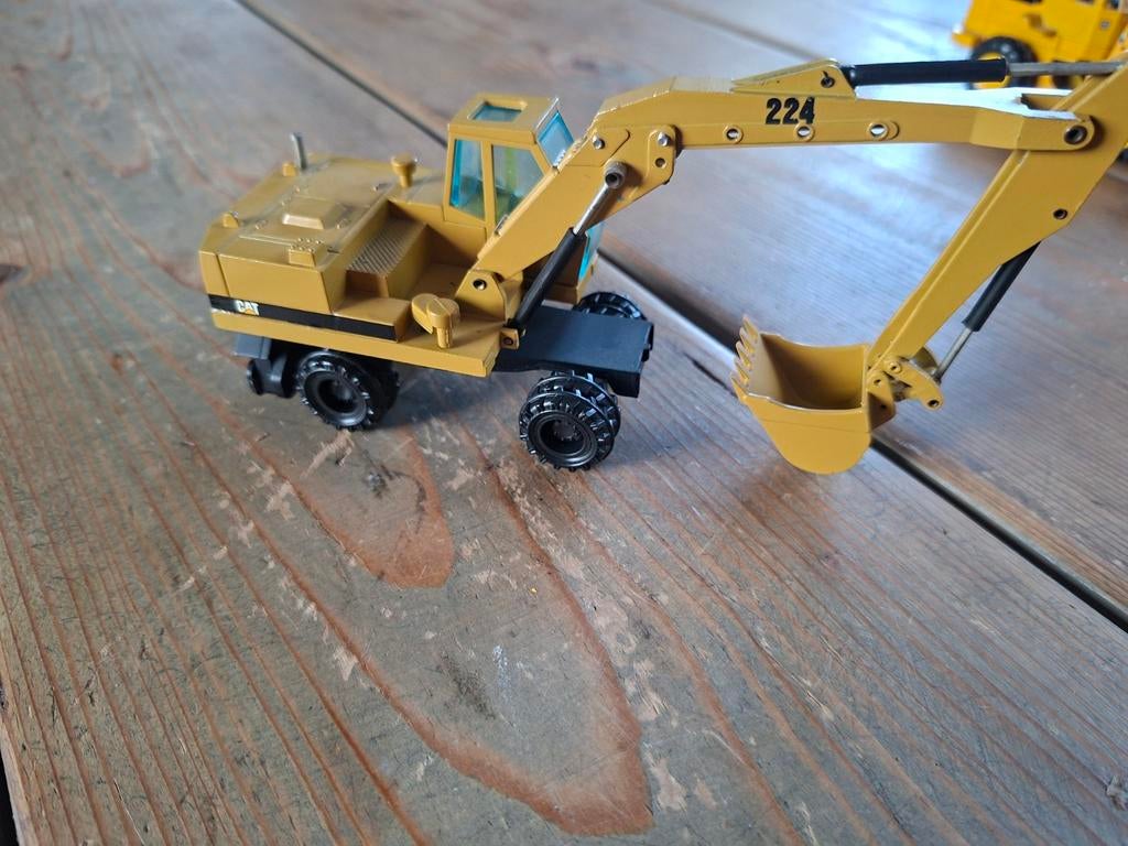 NZG CAT 224 MOBIELE KRAAN, Ophalen of Verzenden, Zo goed als nieuw, Hijskraan, Tractor of Landbouw, NZG