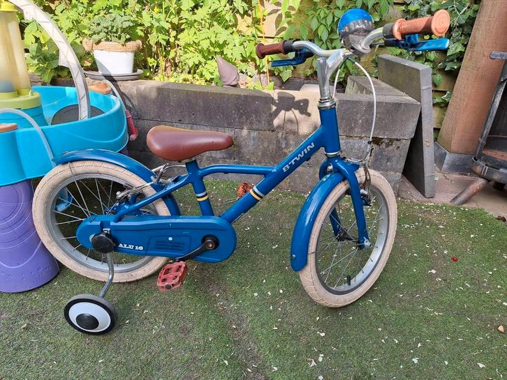 B'TWIN city 900 kinderfiets 16 inch met zijwieltjes, Fietsen en Brommers, Fietsen | Kinderfietsjes, Gebruikt, 16 tot 20 inch, Zijwieltjes