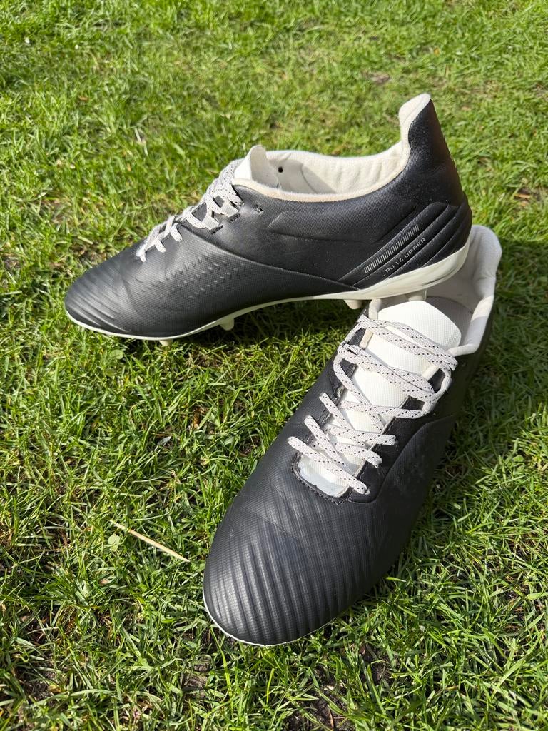 Zo goed als nieuwe Kipsta rugby/voetbal schoenen in maat 49, Sport en Fitness, Rugby, Ophalen, Zo goed als nieuw, Schoenen