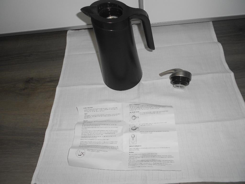 Nieuwe zwarte thermoskan, Ophalen of Verzenden, Nieuw, Kunststof, Zwart