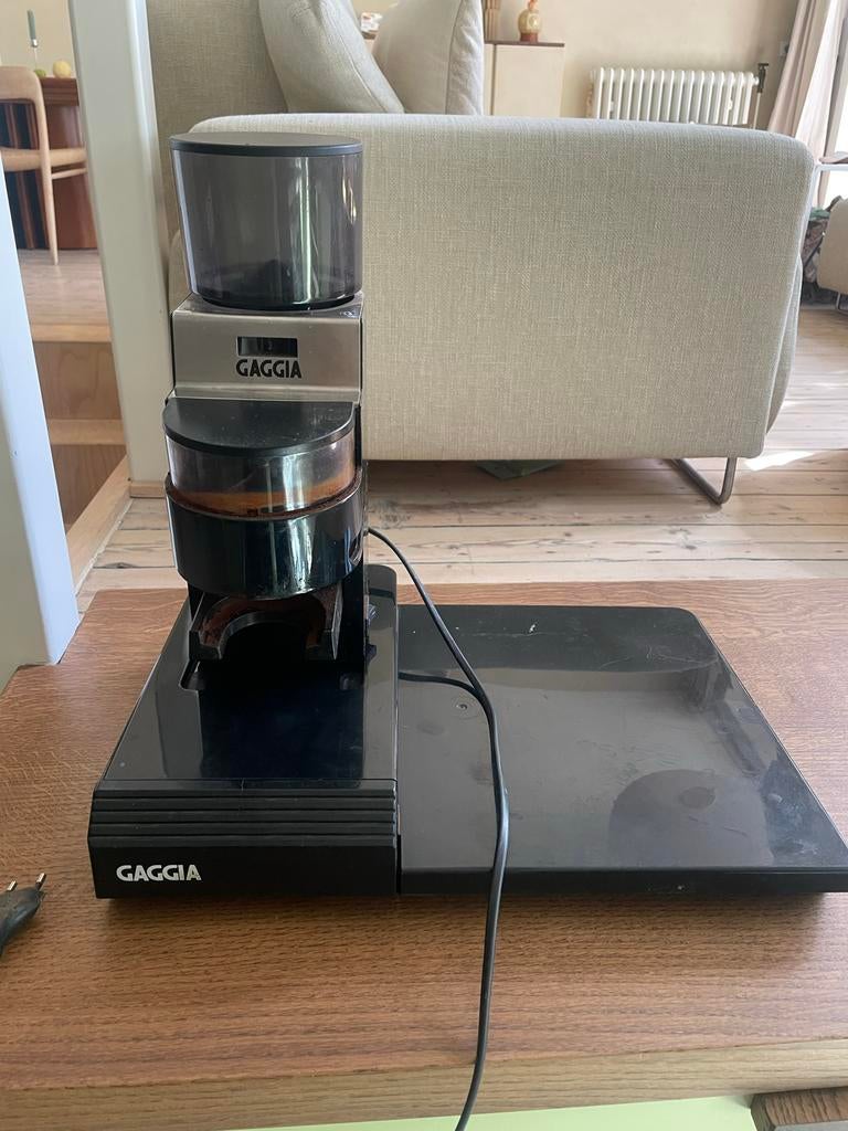 Gaggia bonenmaler + standaard en residubak (defect), Witgoed en Apparatuur, Koffiezetapparaten, Ophalen of Verzenden, Gebruikt