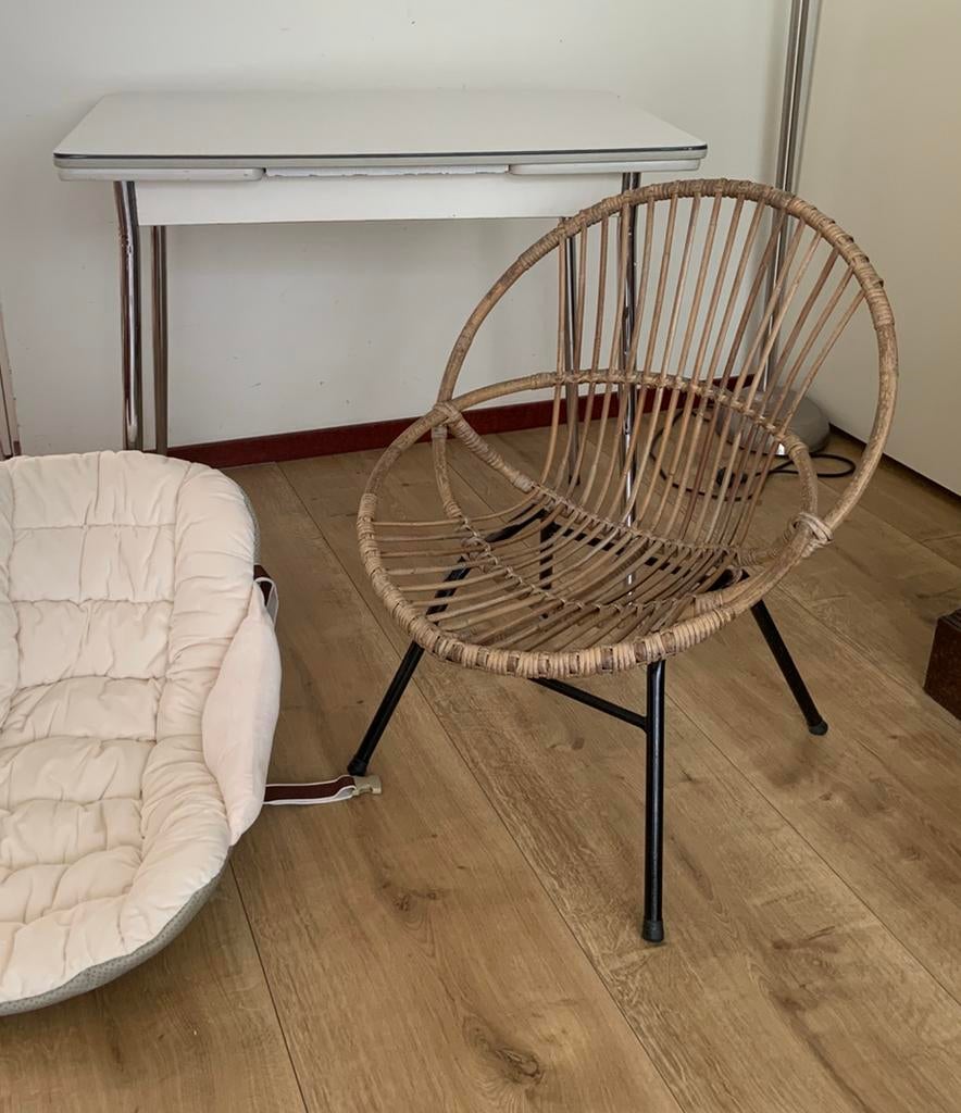 Retro rotan kuipstoeltje kinderformaat ? Sixties model, Ophalen, Zo goed als nieuw, Bruin, Eén