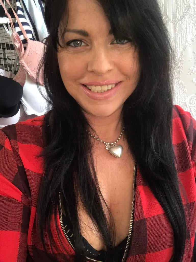 SPOED GEVRAAGD;HUIS/studio/stacaravan/appartement, Huizen en Kamers, Op zoek naar een huis