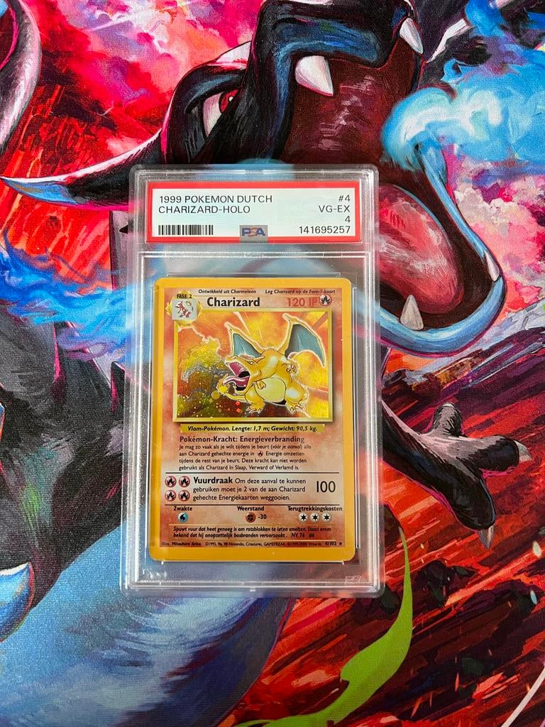 Charizard Base Set 4 Nederlandse PSA 4 Holo Pokémon Kaart, Ophalen of Verzenden, Gebruikt