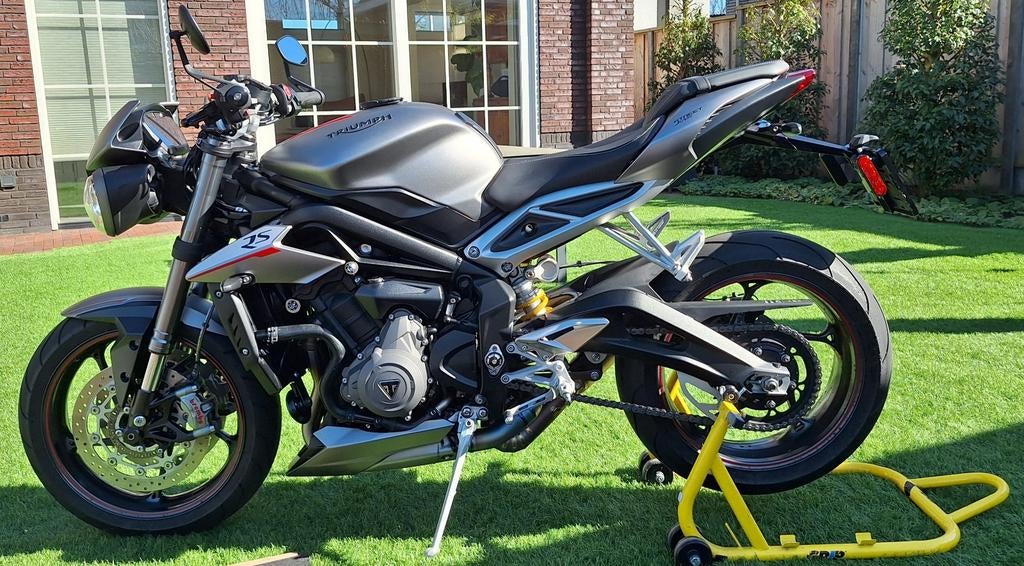 Z.g.a.n. Triumph Street Triple 765RS/05-2017/8980km/1e eig, Motoren, Motoren | Triumph, Particulier, Naked bike, meer dan 35 kW