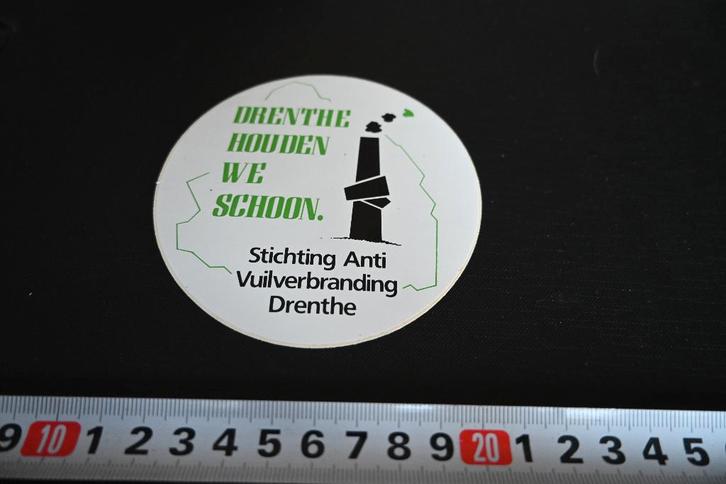 sticker Drenthe houden we schoon Stichting Anti Vuilverbrand, Verzamelen, Stickers, Zo goed als nieuw, Ophalen