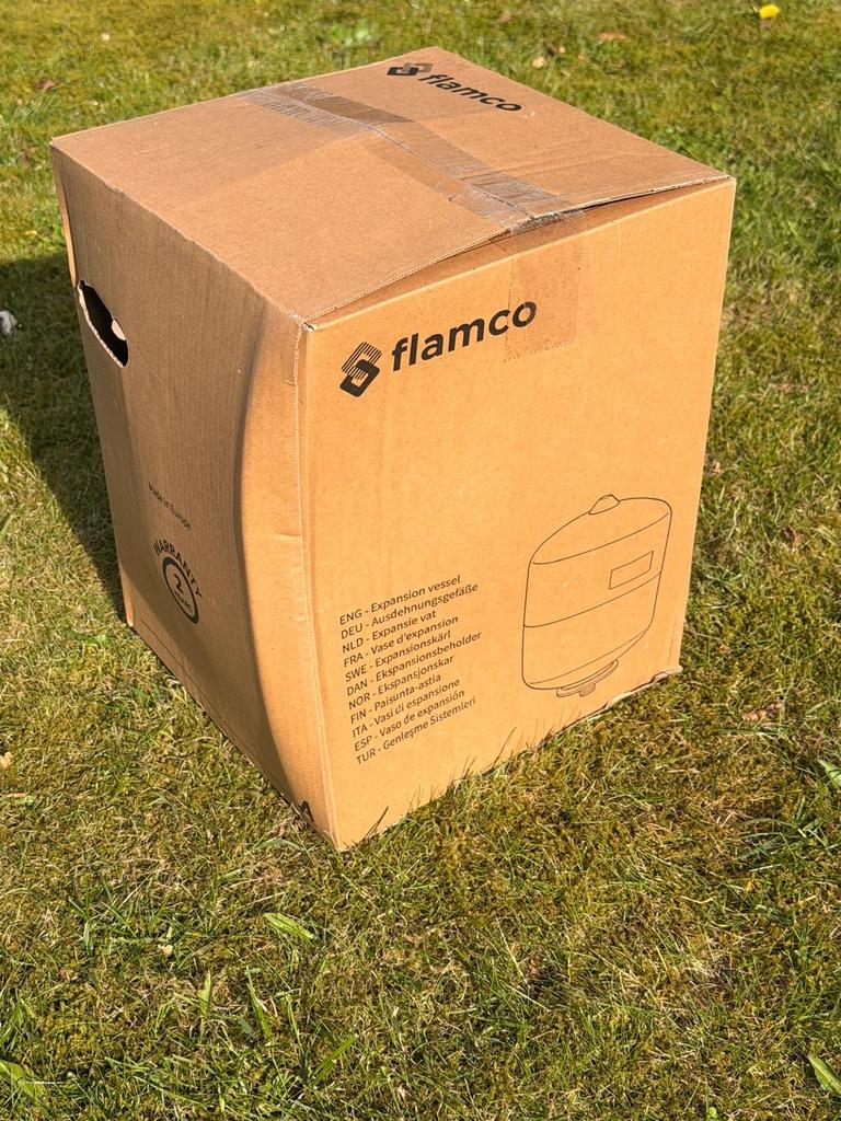 Flamco Baseflex expansievat rood !nieuw!, Ophalen, Minder dan 30 cm, Overige typen, Nieuw