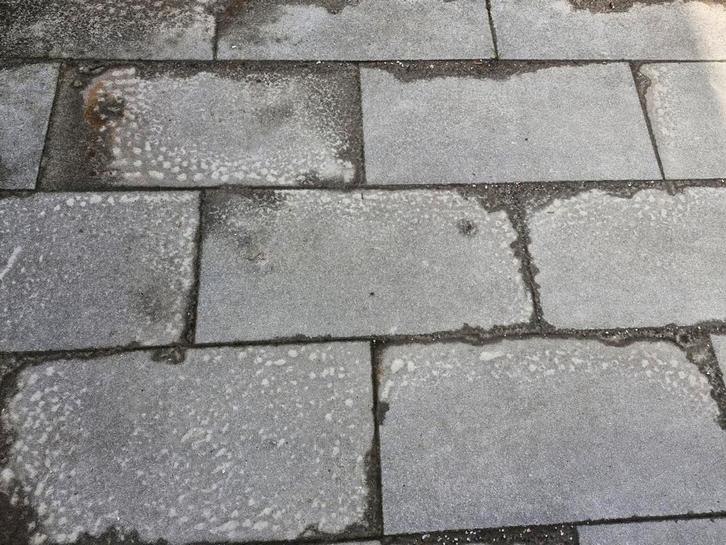 Gratis af te halen: Antraciet tuintegels en ophoogzand, Tuin en Terras, Tegels en Klinkers, Gebruikt, Terrastegels, Beton, Ophalen